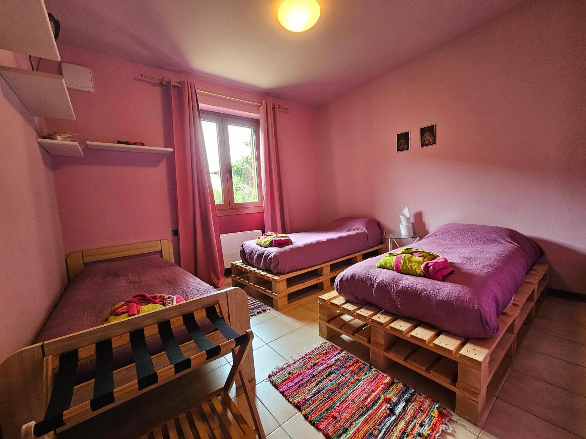Villa Iris -Pet Friendly Stay - Garden - Private Parking- Bike Friendly Holiday House Colico Exterior photo